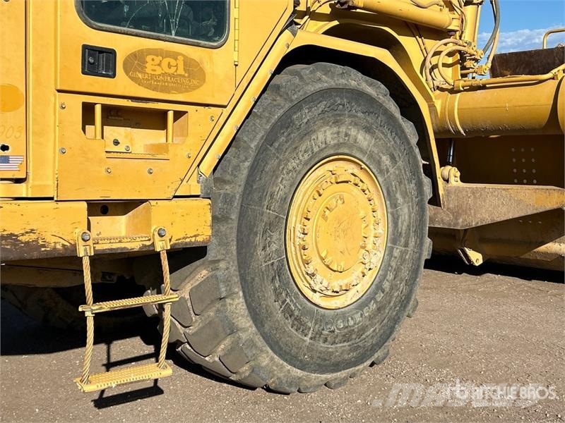 CAT 621G 스크레이퍼