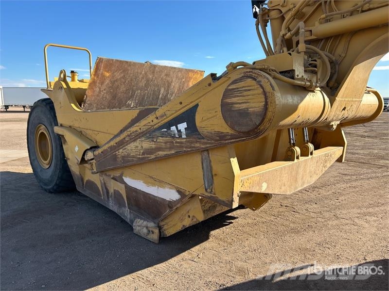 CAT 621G 스크레이퍼