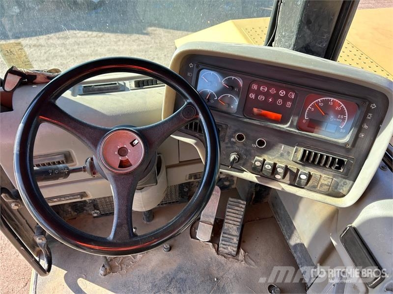 CAT 621G 스크레이퍼
