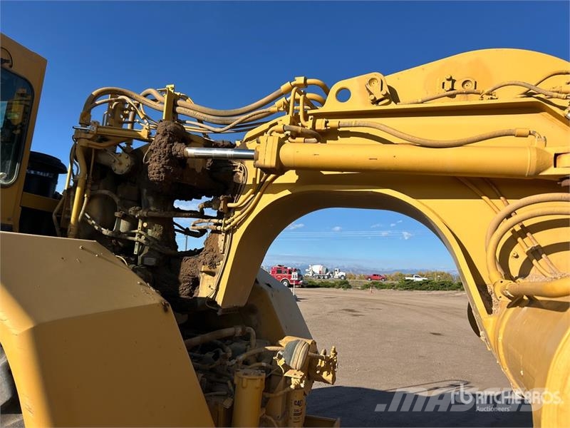CAT 621G 스크레이퍼