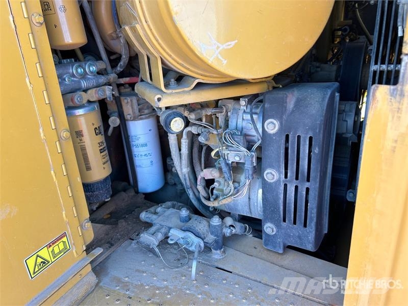 CAT 621G 스크레이퍼