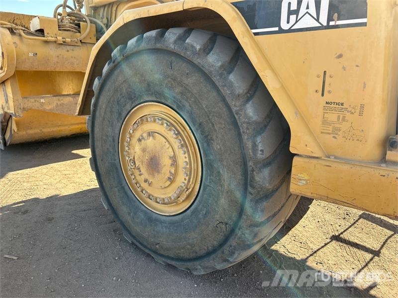 CAT 621G 스크레이퍼