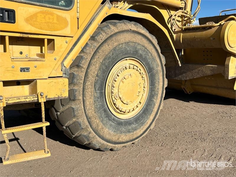 CAT 621G 스크레이퍼