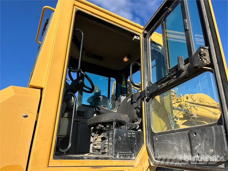 CAT 621G 스크레이퍼