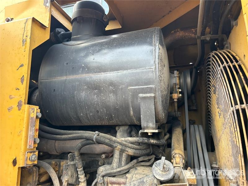 CAT 627F Schaber