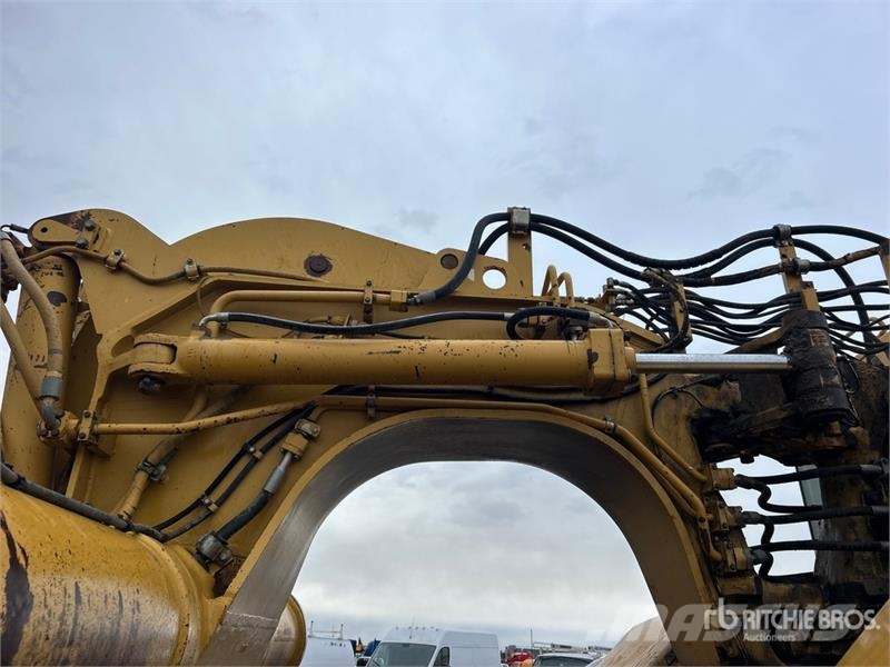 CAT 627F Schaber