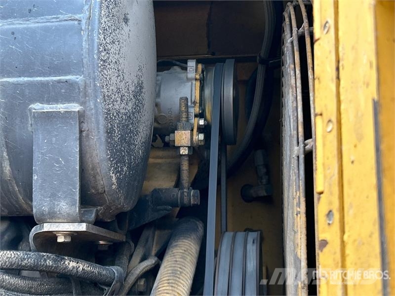 CAT 627F Schaber