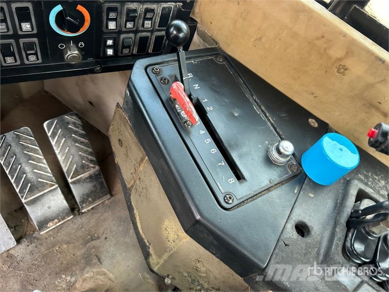 CAT 627F Schaber