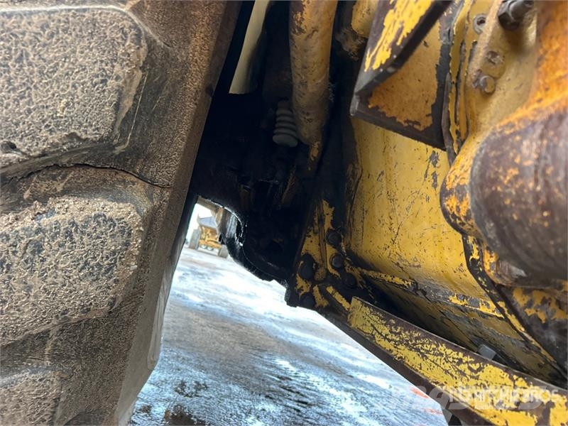 CAT 627F Schaber