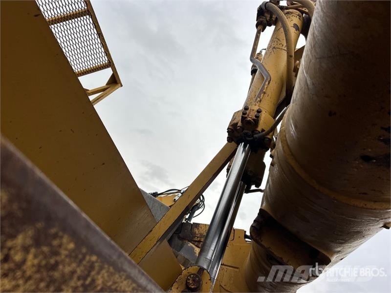 CAT 627F Schaber