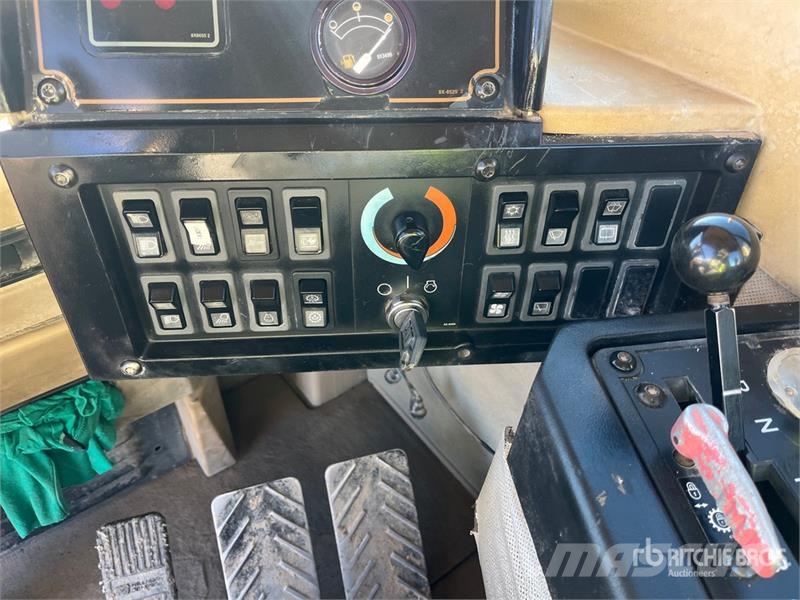 CAT 627F Скрепери