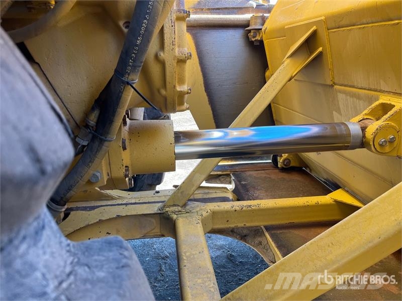 CAT 627F Скрепери