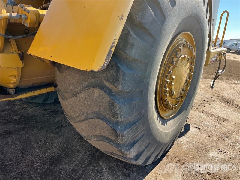 CAT 627F Скрепери