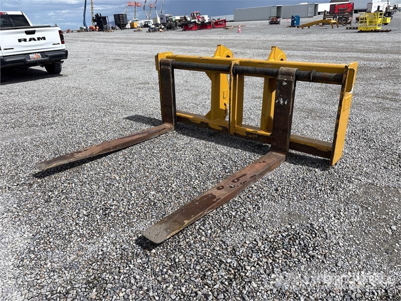 CAT 71 in Wheel Loader Forks Vilice