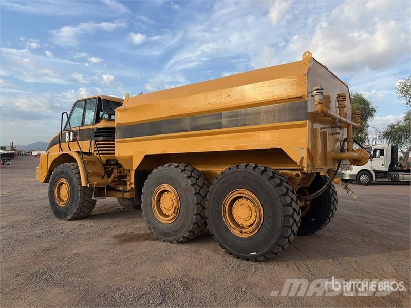 CAT 725 6x6 Articulated Water Truck Vesisäiliöautot