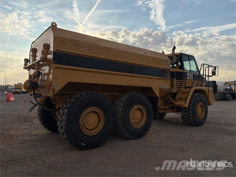 CAT 725 6x6 Articulated Water Truck Vesisäiliöautot
