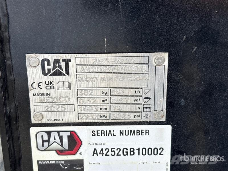 CAT 74 in Skid Steer Grapple Bucket 抓斗