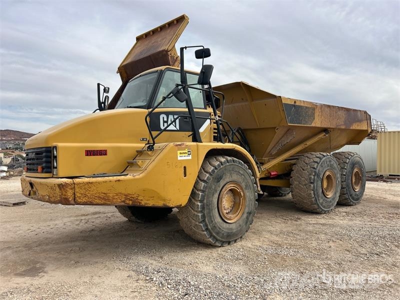 CAT 740 Зчленовані самоскиди