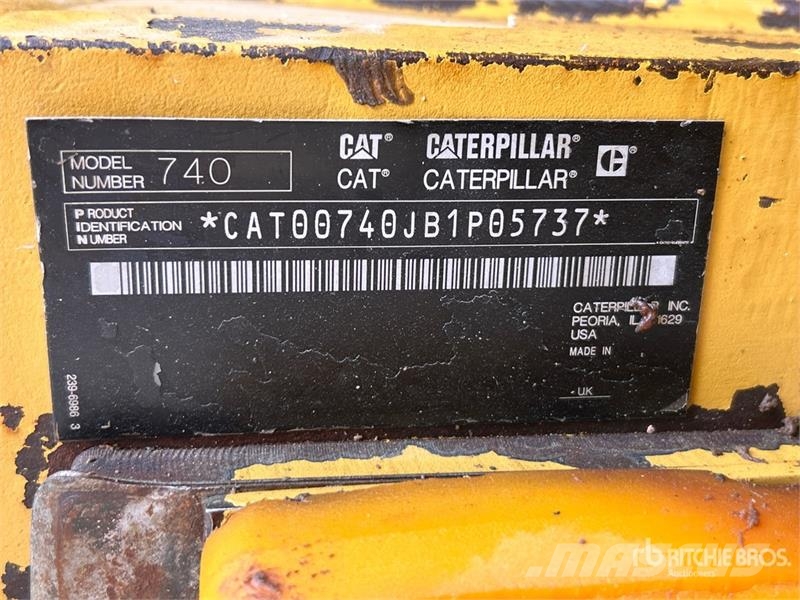 CAT 740 Зчленовані самоскиди