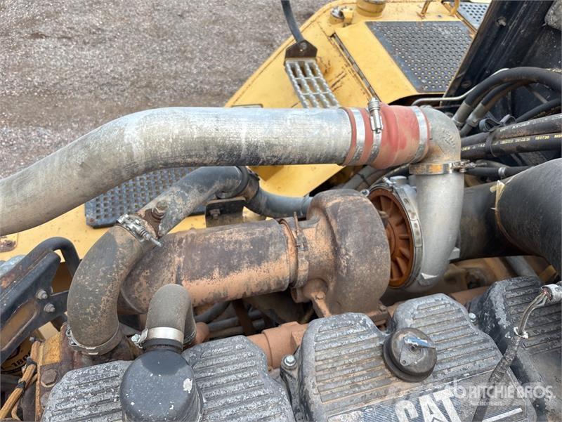 CAT 740 Articulated Water Truck Autocisterne