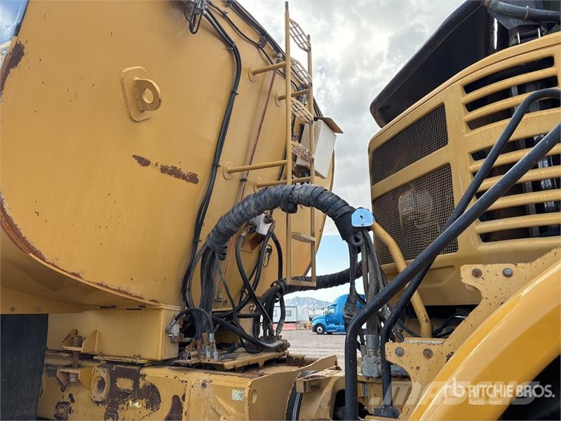 CAT 740 Articulated Water Truck Autocisterne