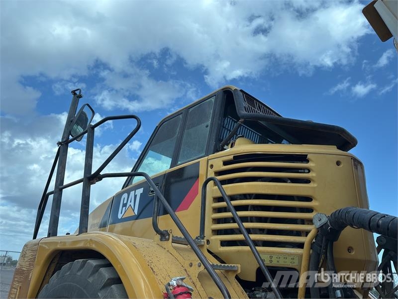 CAT 740 Articulated Water Truck Autocisterne