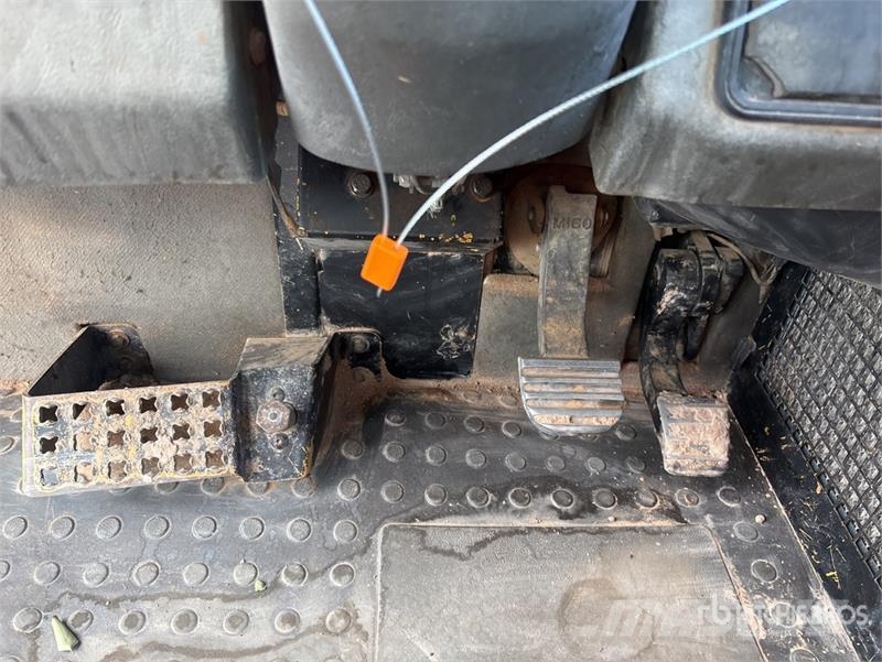 CAT 740 Articulated Water Truck Autocisterne