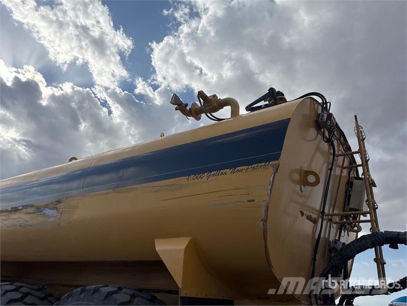 CAT 740 Articulated Water Truck Autocisterne