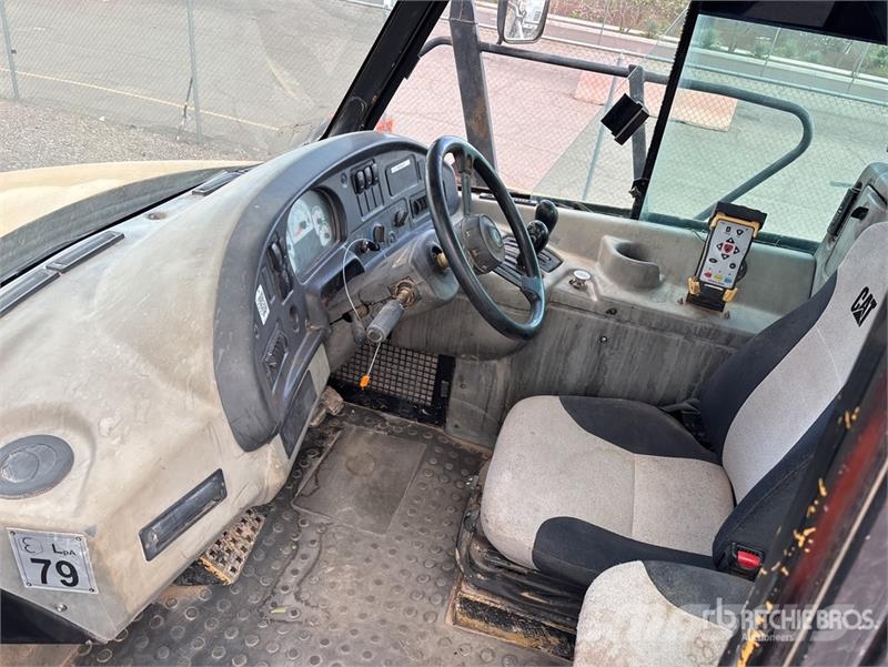 CAT 740 Articulated Water Truck Autocisterne