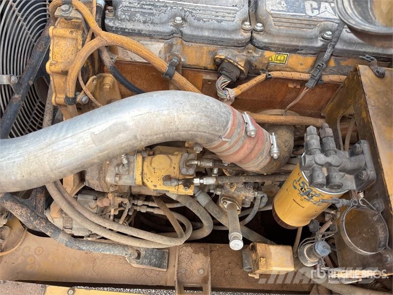CAT 740 Articulated Water Truck Autocisterne