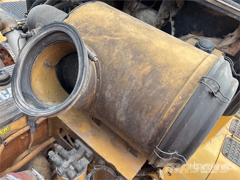 CAT 740 Articulated Water Truck Autocisterne