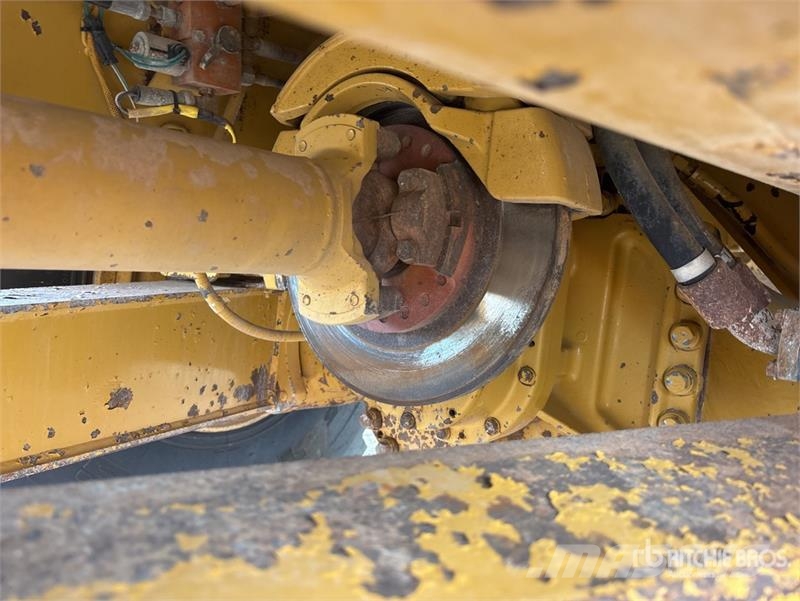 CAT 740 Articulated Water Truck Autocisterne