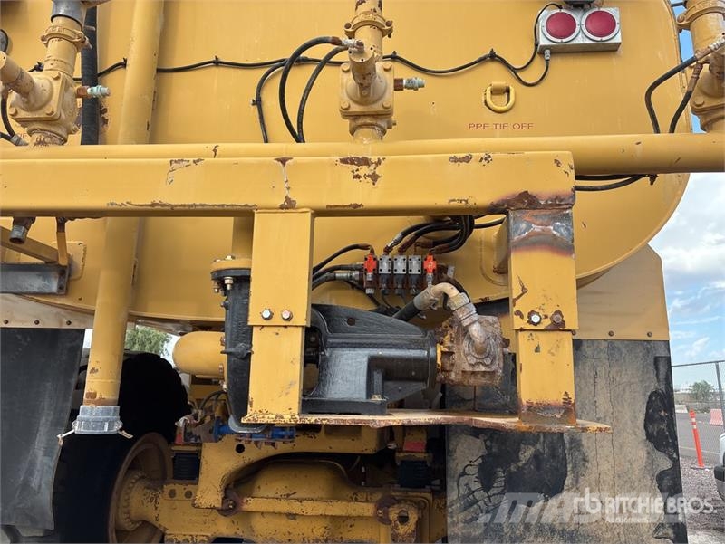 CAT 740 Articulated Water Truck Autocisterne