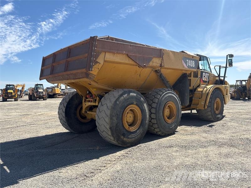 CAT 740B Artikulētie pašizgāzēji