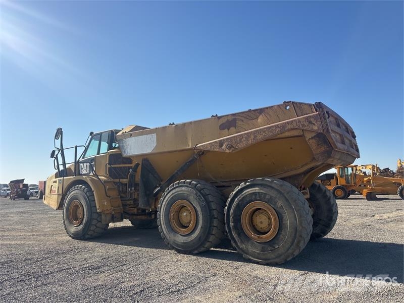 CAT 740B Dumper - Knickgelenk
