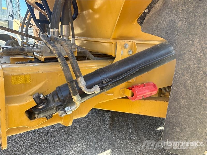 CAT 740B Artikulētie pašizgāzēji