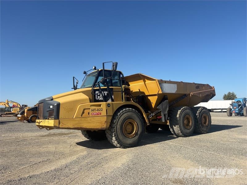 CAT 740B Dumper - Knickgelenk