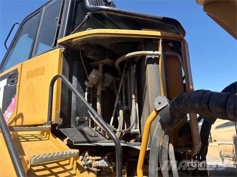 CAT 740B Artikulētie pašizgāzēji