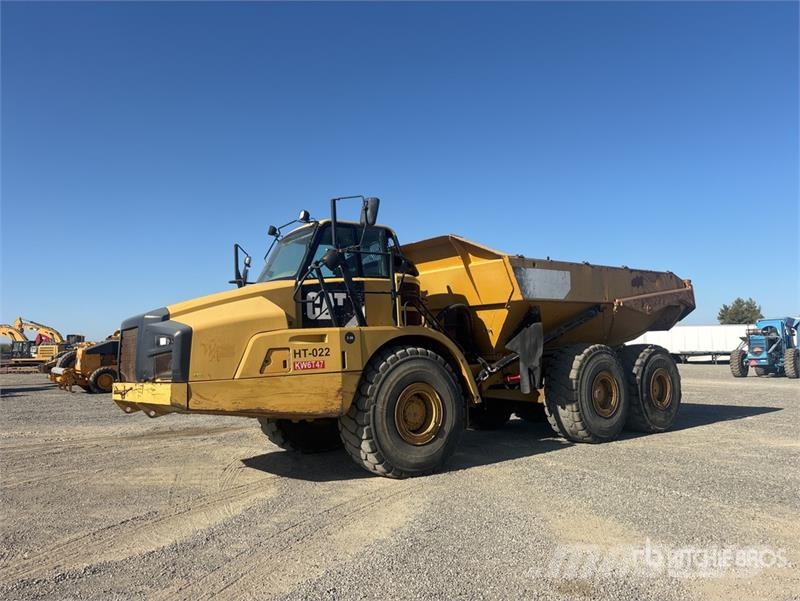CAT 740B Dumper - Knickgelenk