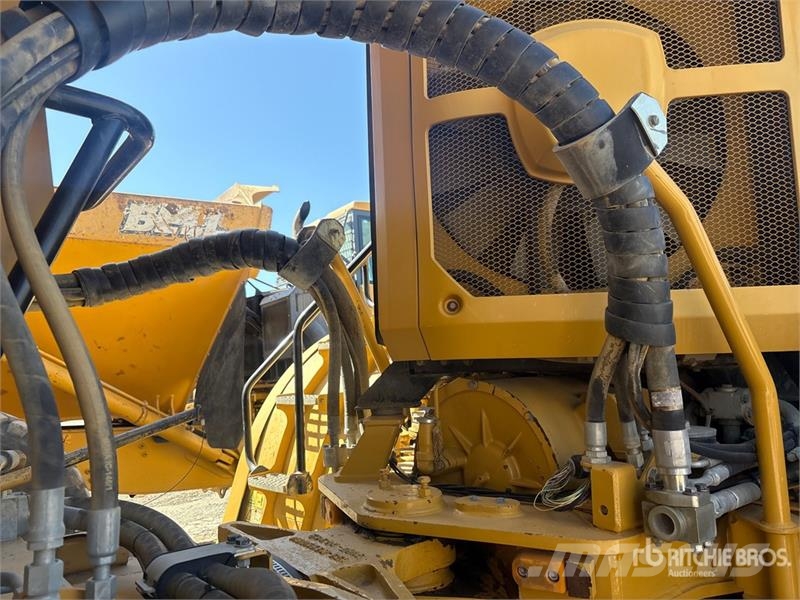 CAT 740B Artikulētie pašizgāzēji