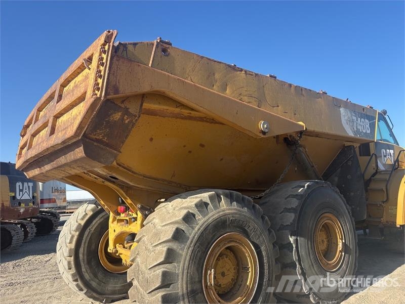CAT 740B Dumper - Knickgelenk