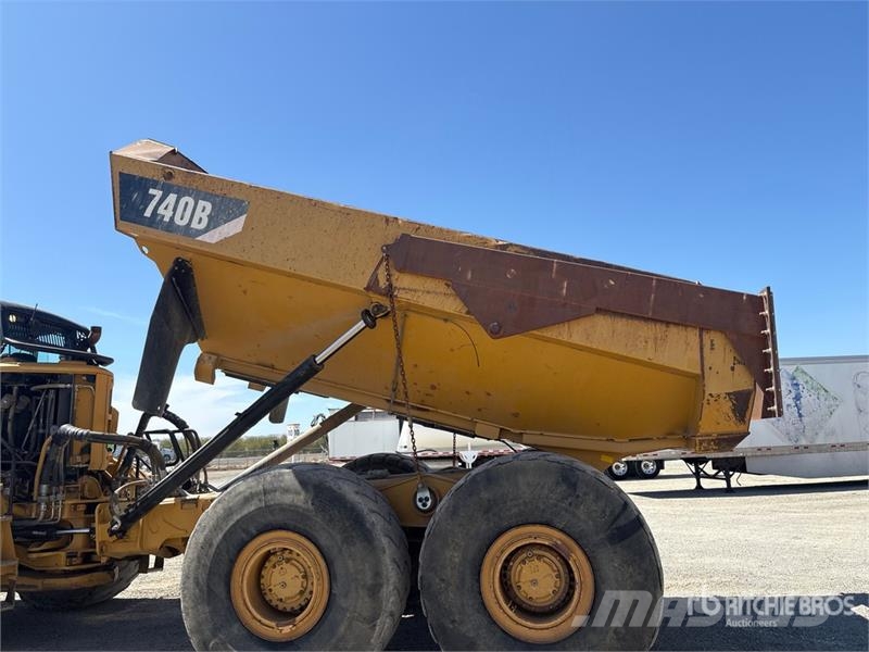 CAT 740B Artikulētie pašizgāzēji