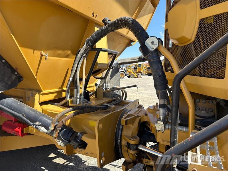 CAT 740B Artikulētie pašizgāzēji