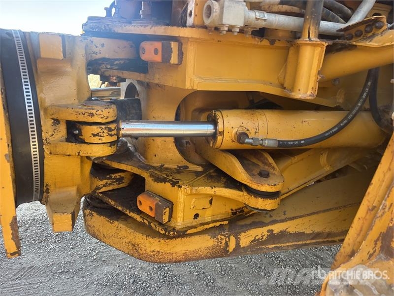 CAT 740B Dumper - Knickgelenk