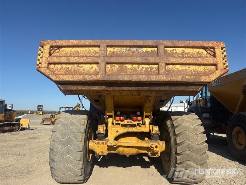 CAT 740B Dumper - Knickgelenk