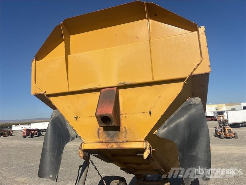 CAT 740B Dumper - Knickgelenk
