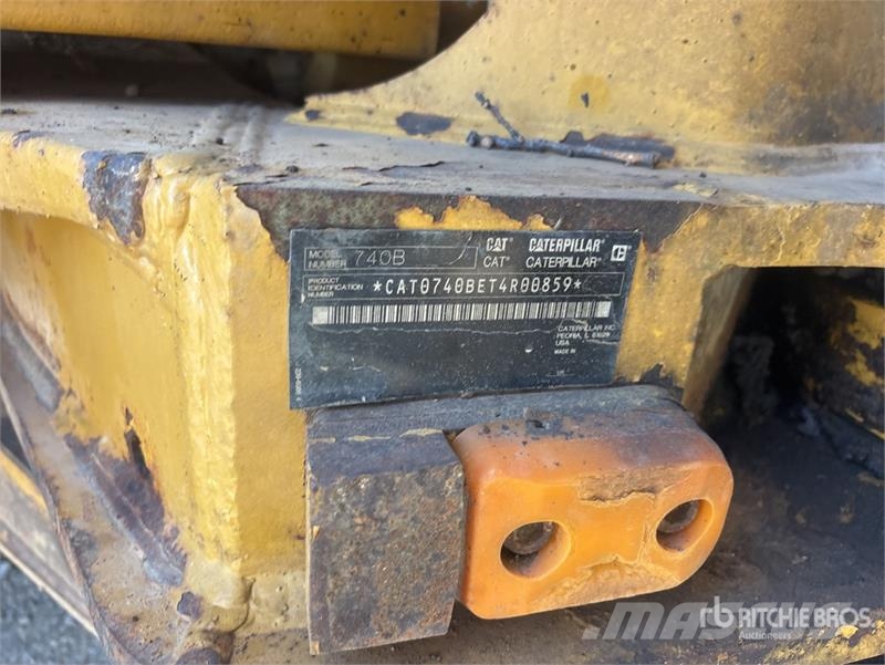CAT 740B Dumper - Knickgelenk