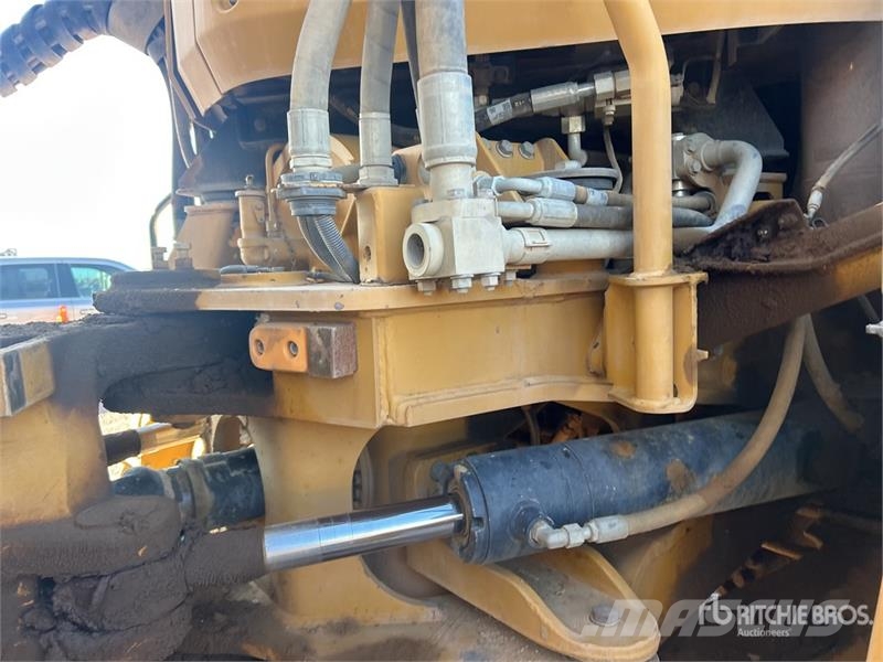 CAT 740B 6x6 Articulated Water Truck Kamioni za vodu