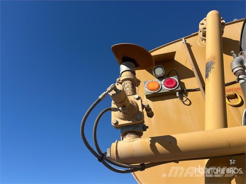 CAT 740B 6x6 Articulated Water Truck Kamioni za vodu