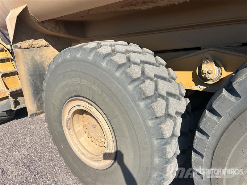 CAT 740B 6x6 Articulated Water Truck Kamioni za vodu